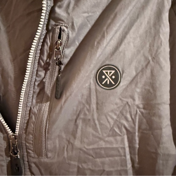 Roark Packable Shell Jacket Mens Large Gray Hooded Lightweight Windbreaker - Picture 2 of 9